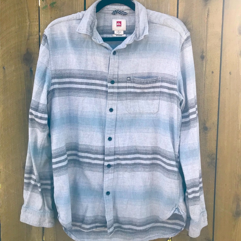 Mens M Quiksilver blue & grey striped flannel.
